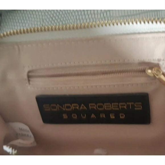 SONDRA ROBERTS SQUARED crossbody wristlet clutch grey faux croc purse minimalist - Picture 8 of 11